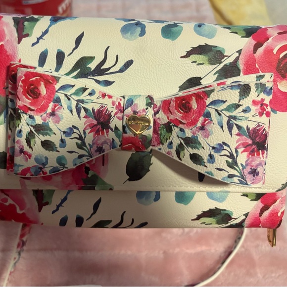 Betsey Johnson NEW Floral Bow Clutch purse - Picture 1 of 4